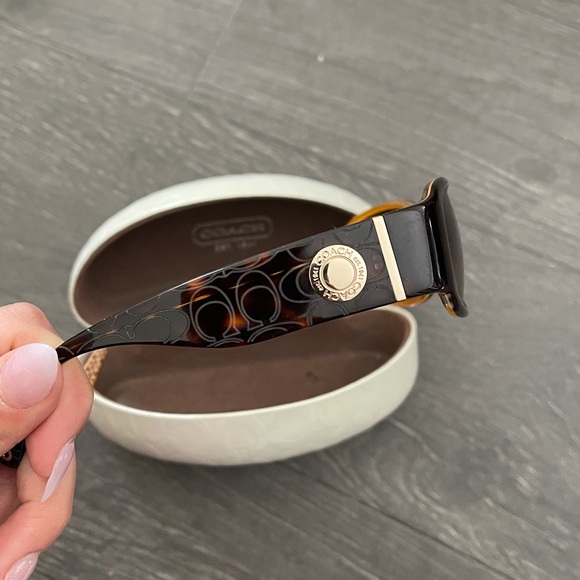 COACH SUNGLASSES🕶 - Picture 3 of 7